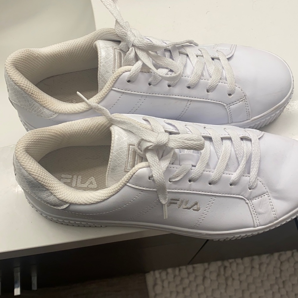 White fila shoes